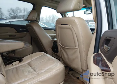 2008 GMC Yukon Xl 1500 Denali z USA, uszkodzony, nr VIN 1GKFK66888J189754